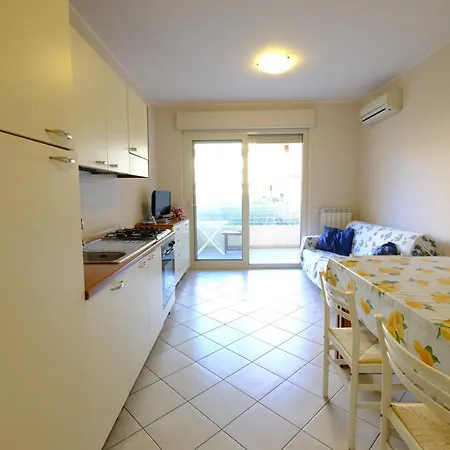 Poseidon 3 Vacanza Apartment *